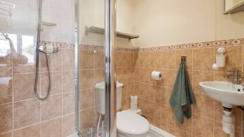 House, Private Bathroom | Bathroom