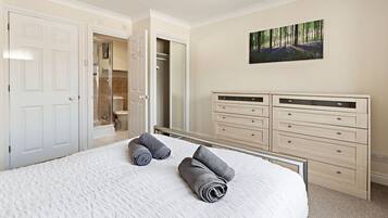 House, Private Bathroom