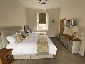 Superior Triple Room, Ensuite