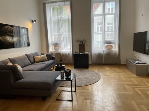 Pure Highlight Living 6 NEW