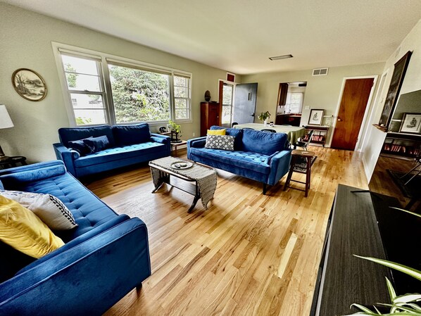 Smart TV - Spacious, comfortable, clean, central location! (Rapid City)