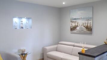 Exclusive Apartment, Private Bathroom | Lounge