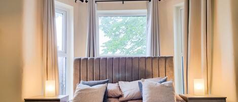 5 habitaciones, escritorio, tabla de planchar con plancha y wifi gratis