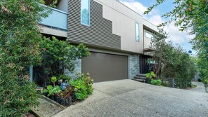 Exterior - Omaroo on Surf Inverloch (Inverloch)