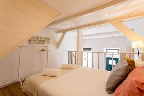 1 bedroom, iron/ironing board, travel crib, WiFi