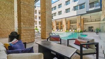 Et oppvarmet basseng