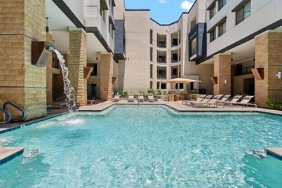 1BR King, 13min walk to The Promenade