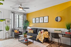 Smart TV, table tennis, books