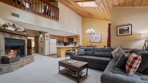 Living area - Sweet Mountain Dreams of Sapphire Valley (Jackson County)