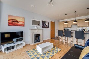 Superior Apartment, Private Bathroom | Lounge