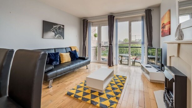 Superior Apartment, Private Bathroom | Lounge - Central Belfast Apartments: Cromwell (Belfast)