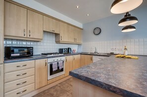 Superior Apartment, Private Bathroom | Shared kitchen