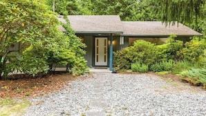 Exterior - Perch - Island Hideaway in Historic Nature Reserve (Coupeville)