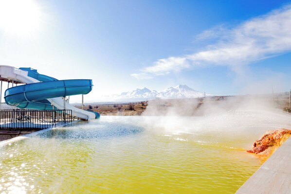 2 indoor pools, 2 outdoor pools - Continent Hotel Kapadokus Thermal (Guzelyurt)