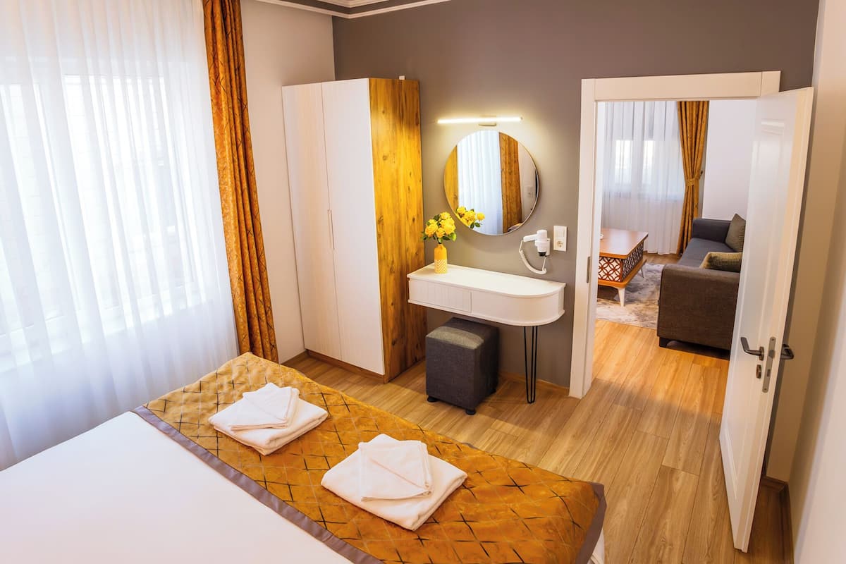 2 habitaciones, minibar y caja de seguridad en la habitación
