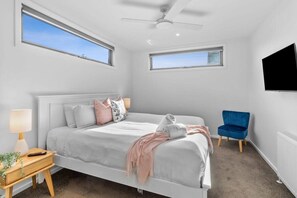 3 多间卧室、熨斗/熨衣板、WiFi、床单