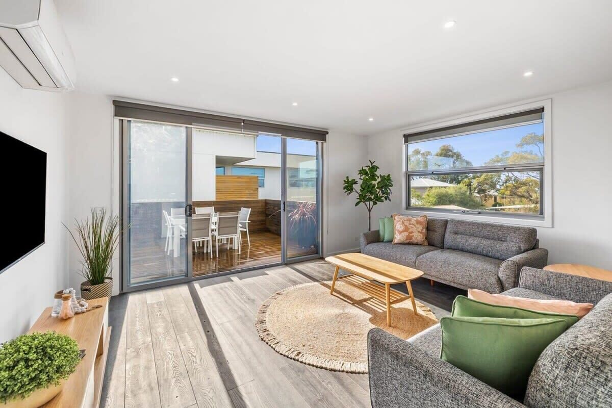 Fernseher, Netflix, Bücher, Streaming-Dienste