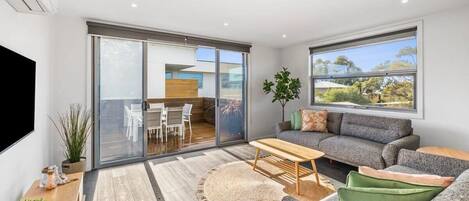 Fernseher, Netflix, Bücher, Streaming-Dienste