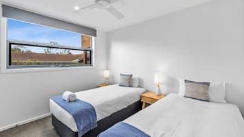 3 bedrooms, iron/ironing board, WiFi, bed sheets