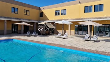 Seasonal outdoor pool