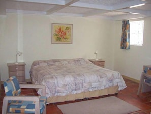 2 bedrooms, desk, iron/ironing board, free WiFi