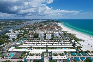On the beach - Welcome to Siesta Dreams at Casa Mar!! (Siesta Key)