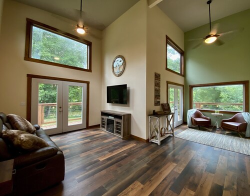 Creekside Hammock Hangout