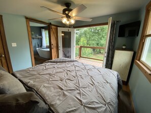 3 bedrooms, free WiFi, bed sheets - Creekside Hammock Hangout (Vinton)