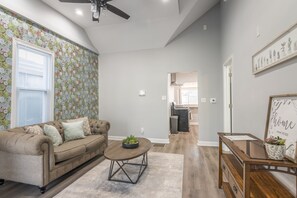 Smart TV, video games