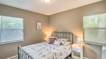 3 chambres, fer et planche à repasser, Internet gratuit, draps fournis