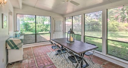 Pet-Friendly Brunswick Retreat w/ Gas Grill!