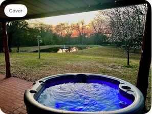 Tina de hidromasaje al aire libre