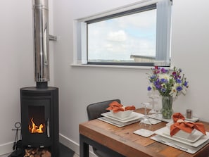 Cottage | Dining