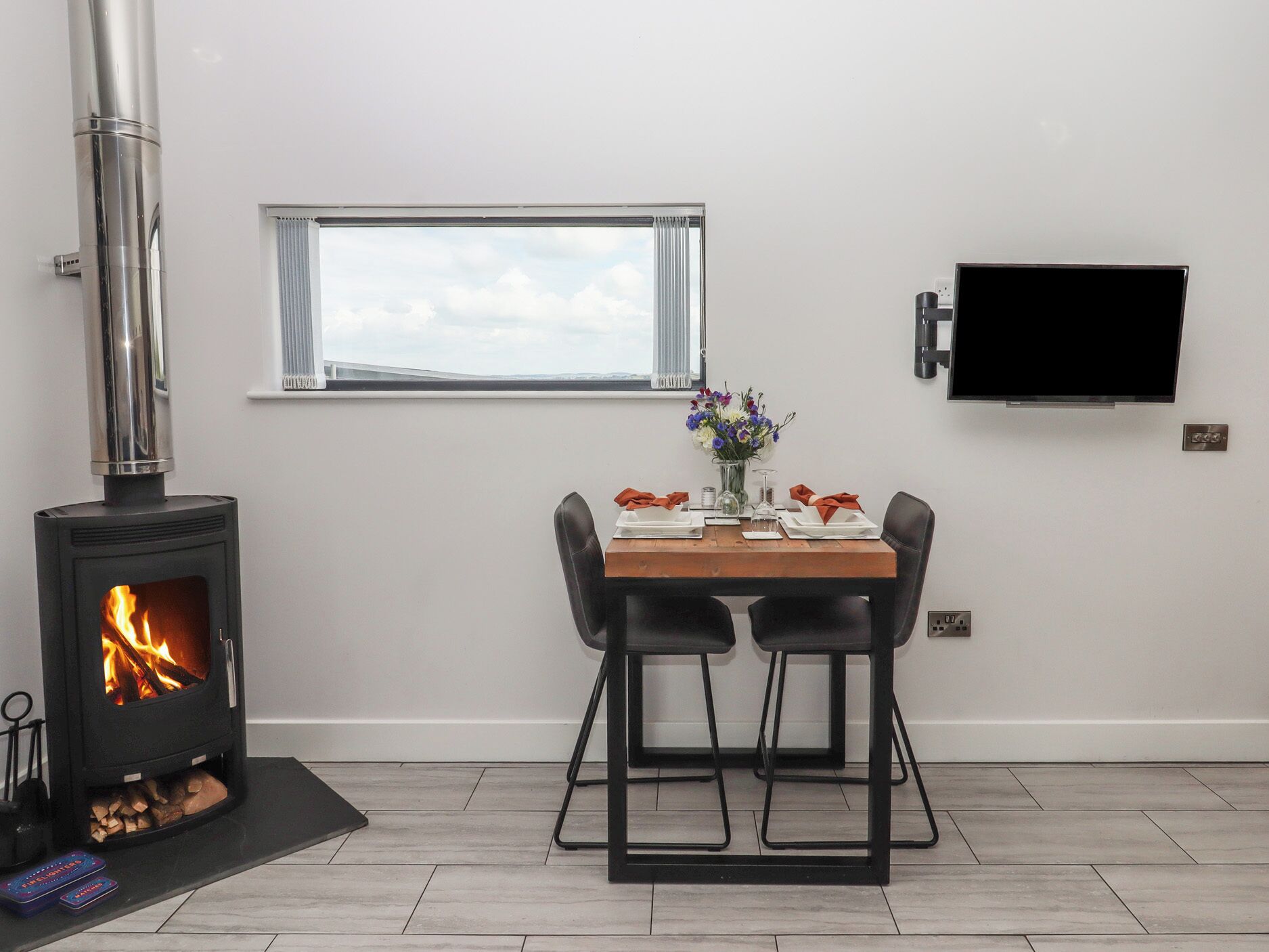Cottage | Dining