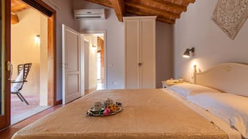 3 camere, una cassaforte in camera, una scrivania, Wi-Fi gratuito