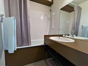 Bathtub