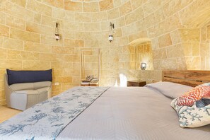 5 habitaciones, tabla de planchar con plancha, internet y ropa de cama