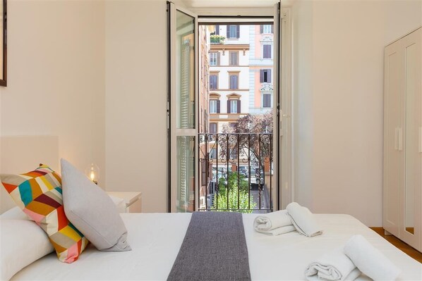 3 bedrooms, iron/ironing board, Internet, bed sheets