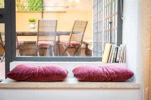 Unclassified image, 2 of 41, button