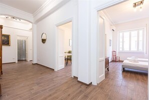 3 Schlafzimmer, BĂŒgeleisen/BĂŒgelbrett, Internetzugang, BettwĂ€sche