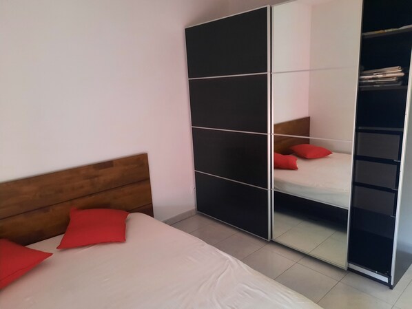 1 bedroom, WiFi - Bright apartment with large balcony (marseille)
