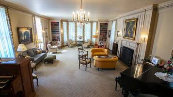 Fireplace, books, stereo