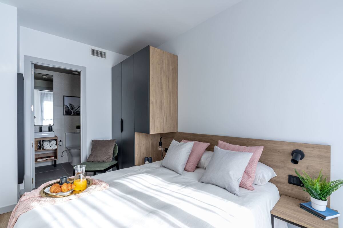 2 habitaciones y ropa de cama