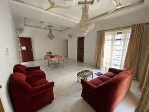 Living area - Modern villa close to Ashtamudi lake. 3 bedrooms (Perinad)