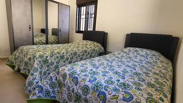 3 habitaciones, escritorio, wifi gratis y ropa de cama