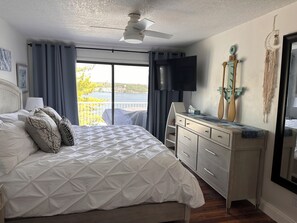 3 bedrooms, in-room safe, desk, iron/ironing board