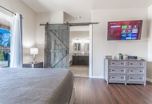 4 bedrooms, iron/ironing board, travel crib, free WiFi