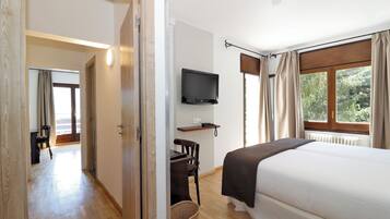 Habitació familiar, 2 dormitoris | Wifi gratuïta i roba de llit
