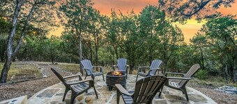 Charming Hill Country Cabin on 6 private acres