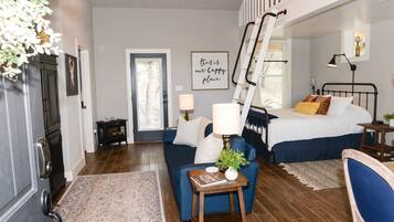 1 habitación, tabla de planchar con plancha, wifi gratis y ropa de cama